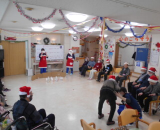 チームで協力しながらゲームを行っています!